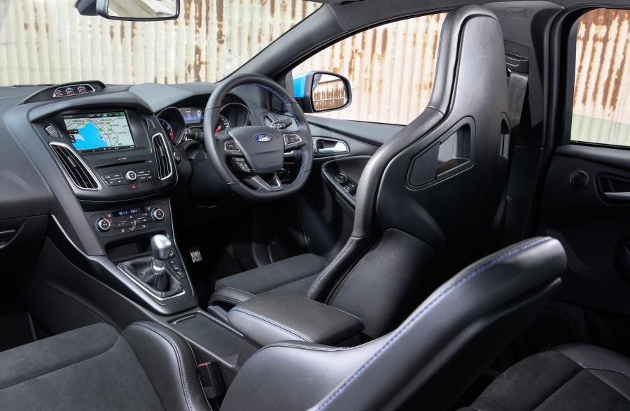 Интерьер Ford Focus RS 2016 года  (AU) (фото 9 из 30)
